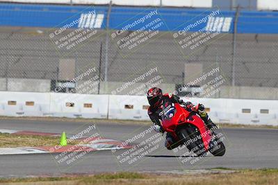 media/Nov-26-2022-Fastrack Riders (Sat) [[b001e85eef]]/Level 3/Session 3 Outside Turn 9/